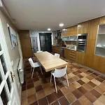 Casa Robleda, Piscina Privada Cubierta Y Jacuzzi 펜션