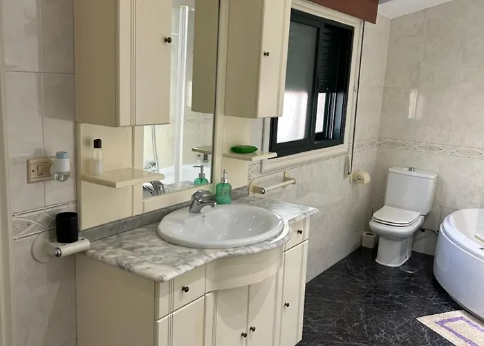 度假居 Casa Robleda, Piscina Privada Cubierta Y Jacuzzi 比戈